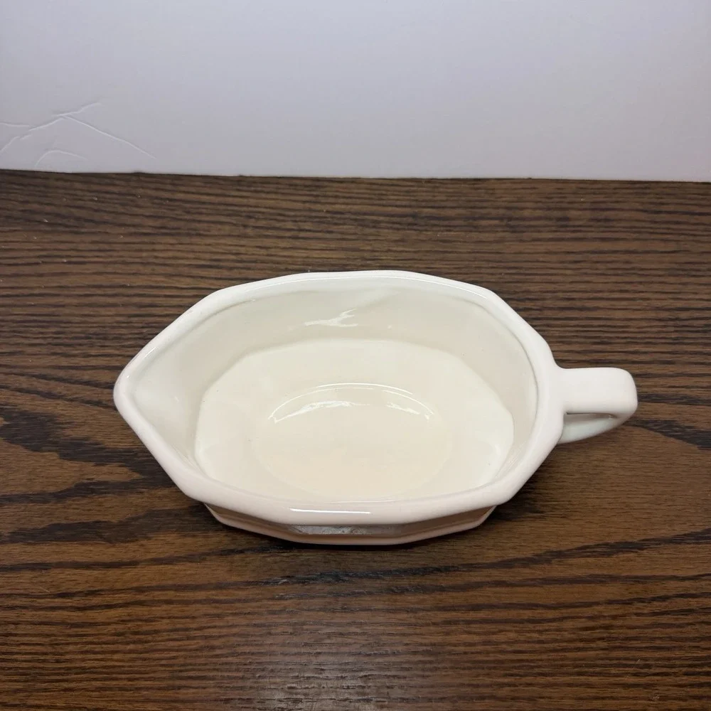 Vintage Pfaltzgraff White Heritage Gravy Boat Farmhouse